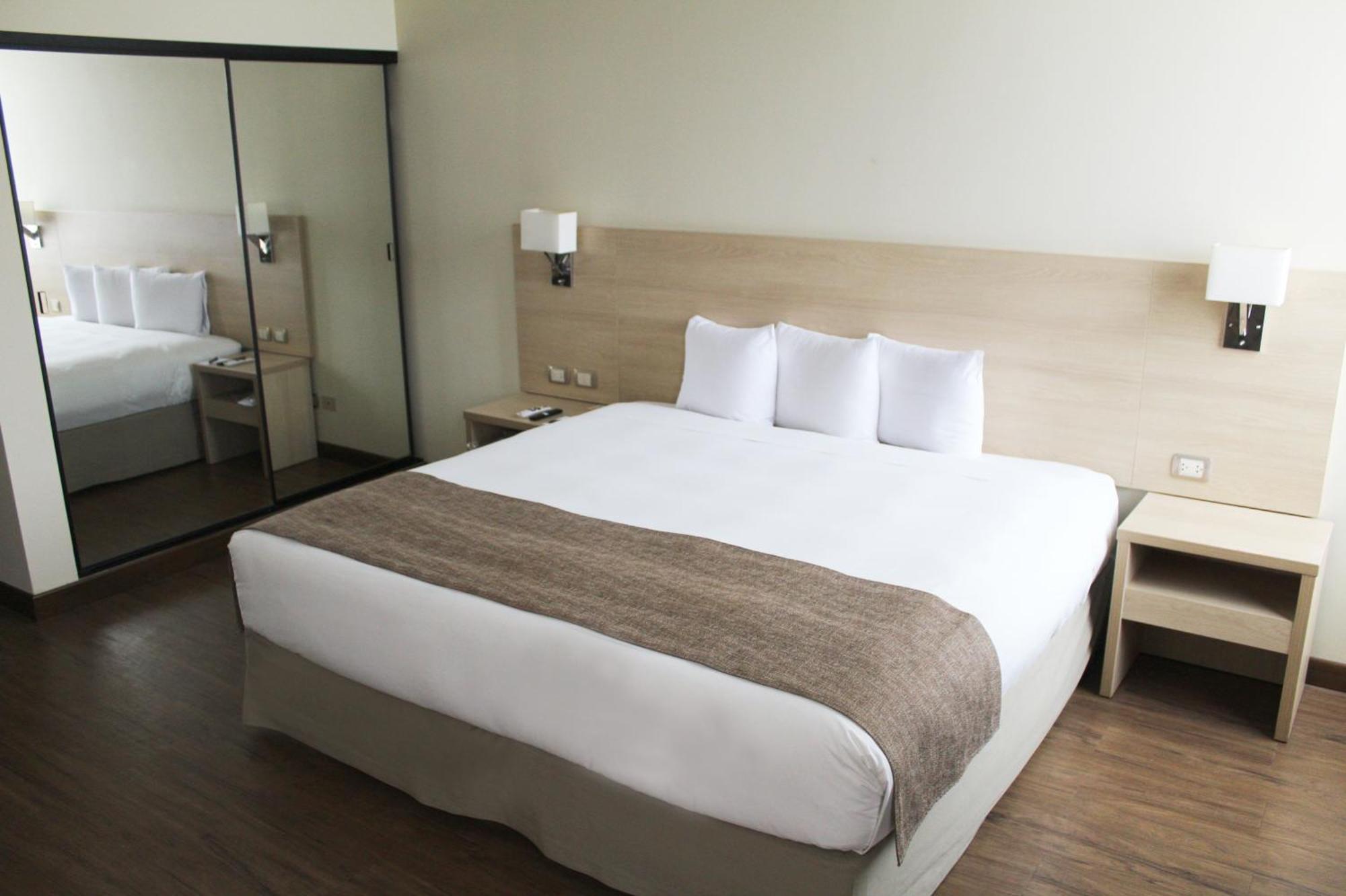 Del Prado Hotel Lima Exteriör bild